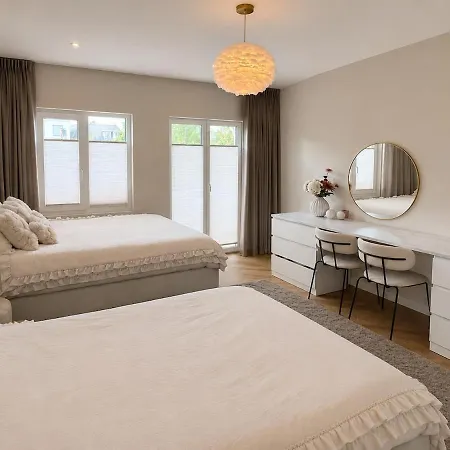 Urban Villa, Garden, Private Parking 노르트베이크