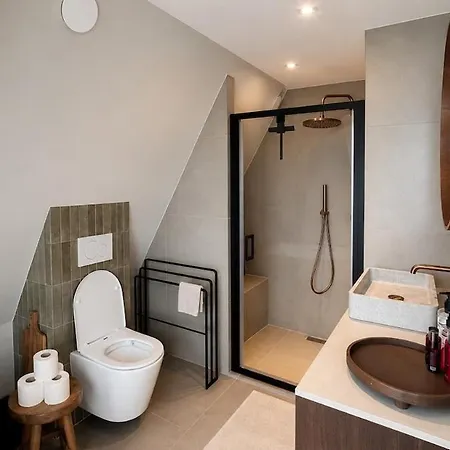 Urban Villa, Garden, Private Parking