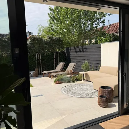 Urban Villa, Garden, Private Parking * 노르트베이크