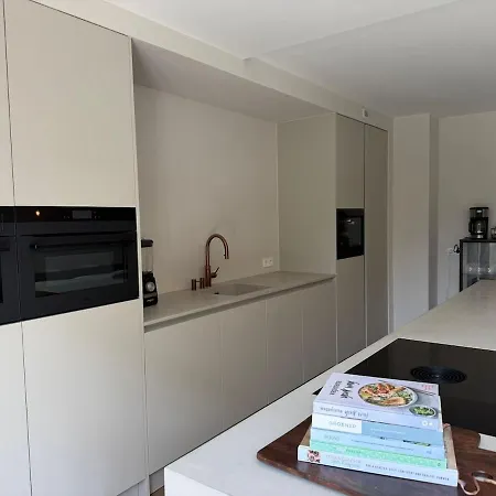 Urban Villa, Garden, Private Parking *